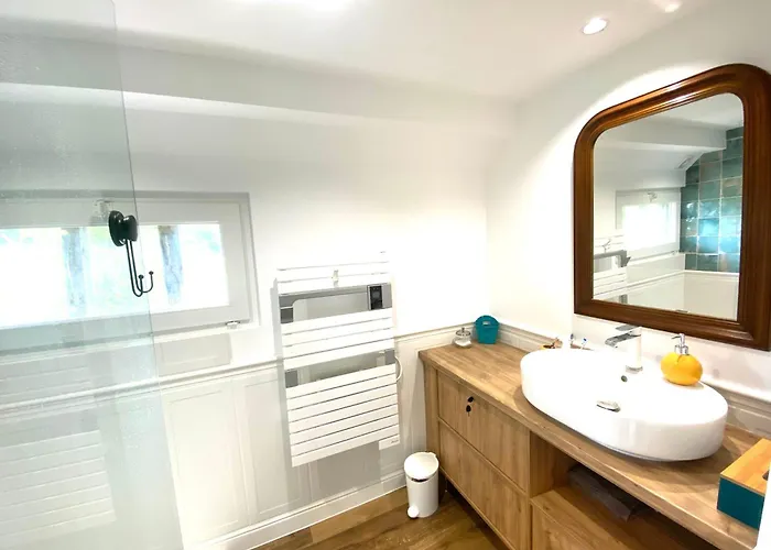 La Bucaille A - Vue - Piscine Chauffee - Confidentielle *